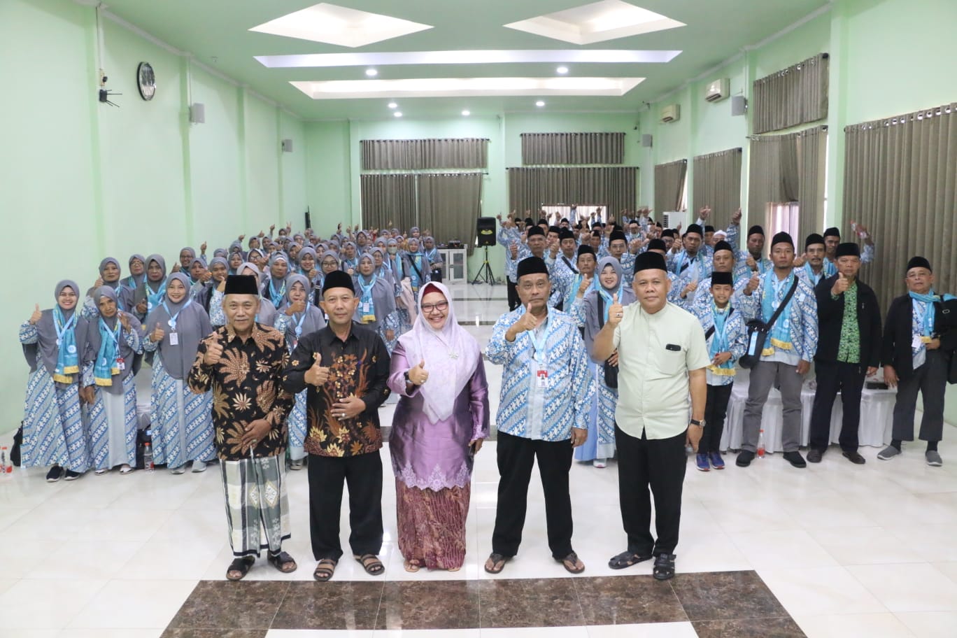 98 Jama'ah Umroh Darussalam Berangkat Ke Tanah Suci, Begini Pesan Wabup Gresik